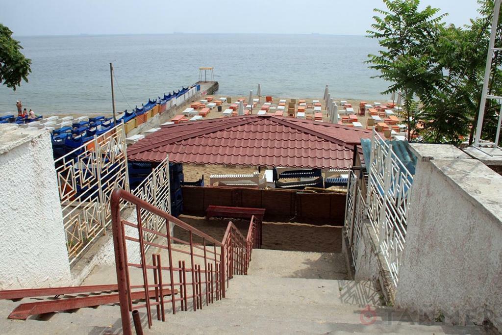 Студия С Двориком В Отраде Odessa Eksteriør billede